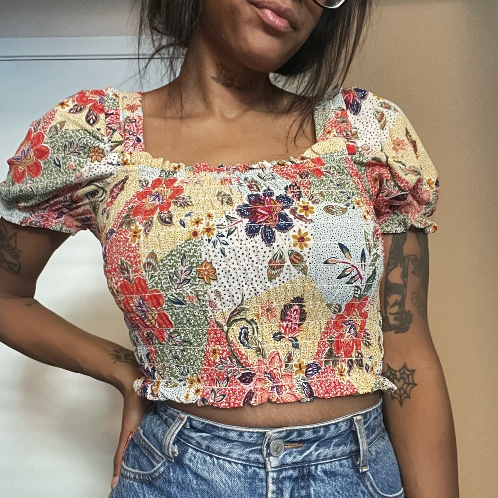 Floral Puff Sleeve Crop Top